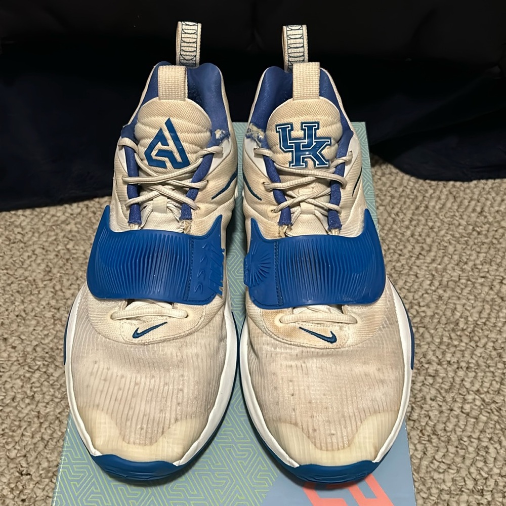 Kentucky wildcat nike freak 4 team issued player excusive shoe size 14 mens
